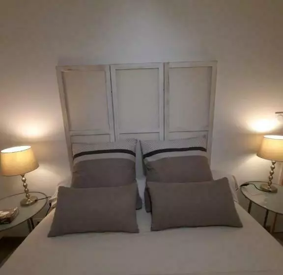 Aamiaismajoitus (B&B) Agathe Chambres D Hôtes