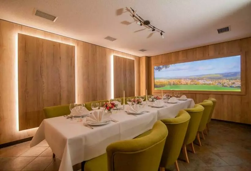 Hotelli Berggasthof Götzinger Höhe