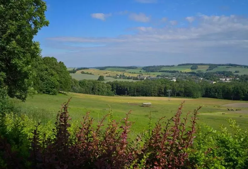 Hotelli Berggasthof Götzinger Höhe