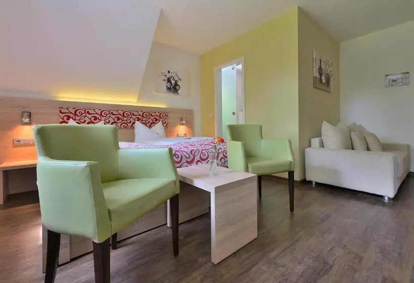 Hotelli Berggasthof Götzinger Höhe