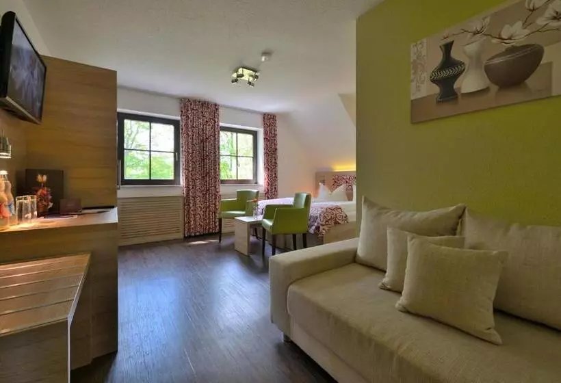 Hotelli Berggasthof Götzinger Höhe