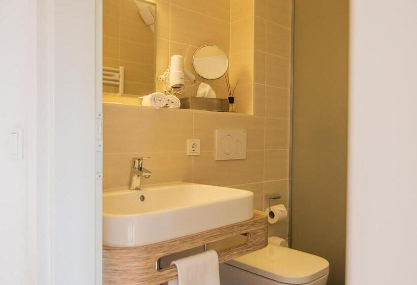 فندق Berggasthof Götzinger Höhe