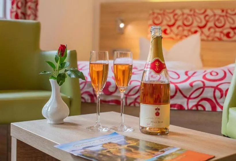 Hotelli Berggasthof Götzinger Höhe