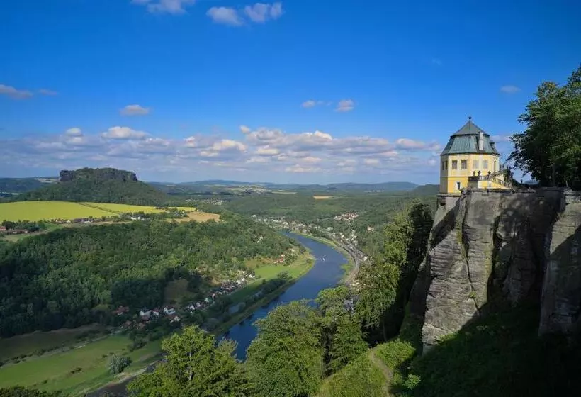 Hotelli Berggasthof Götzinger Höhe