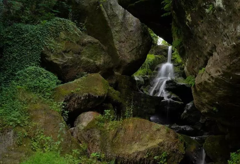 Hotelli Berggasthof Götzinger Höhe