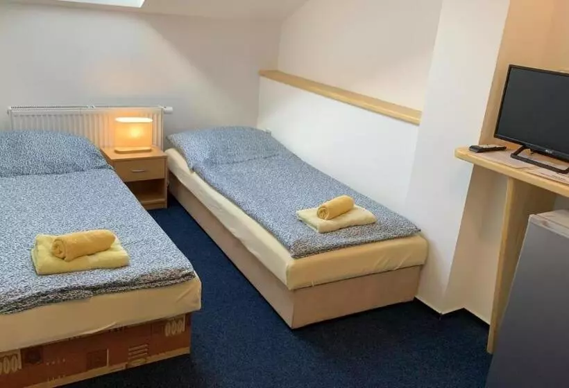 Majatalo Penzion Ronox