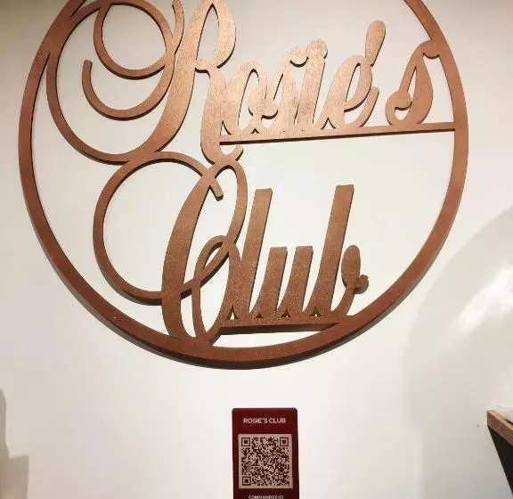پانسیون Rosie S Club