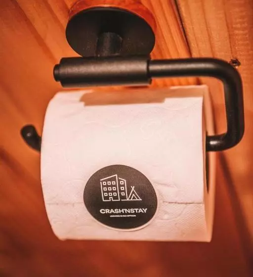 Retkeilymaja Crash Nstay   Paardenstal