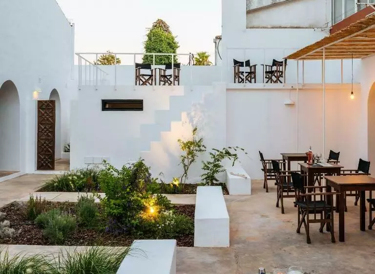 تختخواب و صبحانه Aljana Guest House Beja
