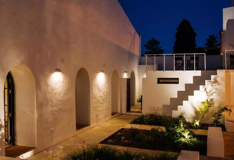 تختخواب و صبحانه Aljana Guest House Beja