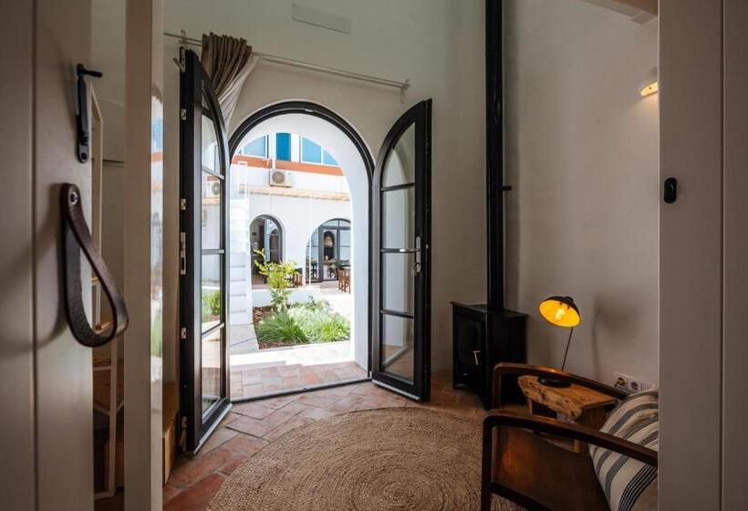 민박 Aljana Guest House Beja