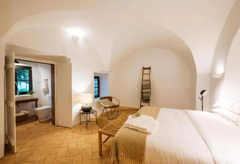 تختخواب و صبحانه Aljana Guest House Beja
