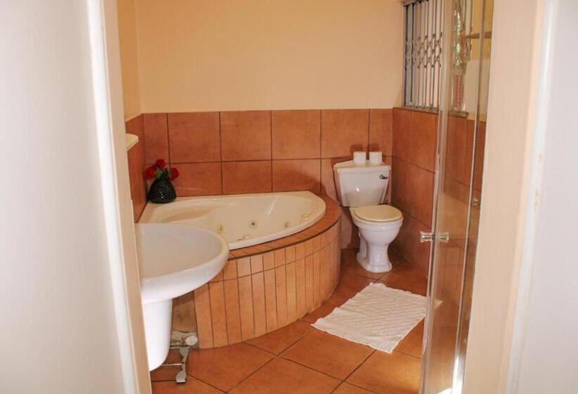 פנסיון Seaview Executive Guest House