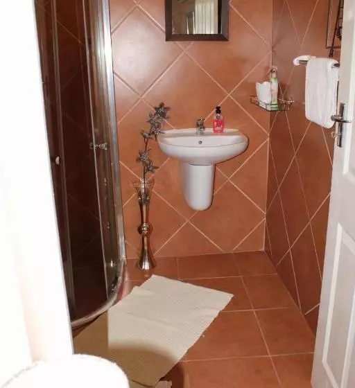 Majatalo Seaview Executive Guest House