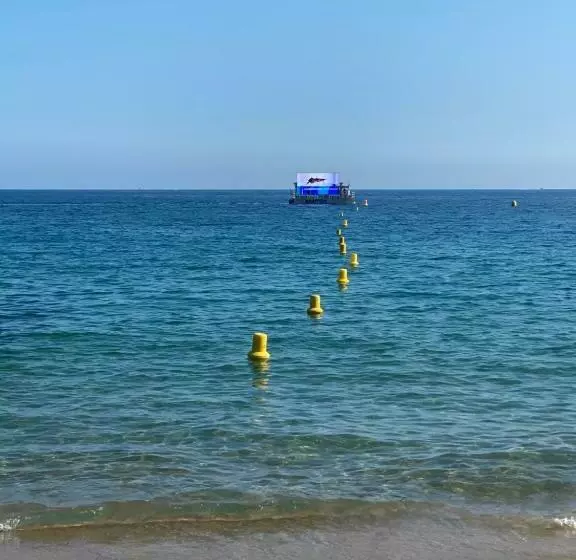 Aamiaismajoitus (B&B) Chambre Spacieuse Indépendante Dans Villa Plus Parking Privée