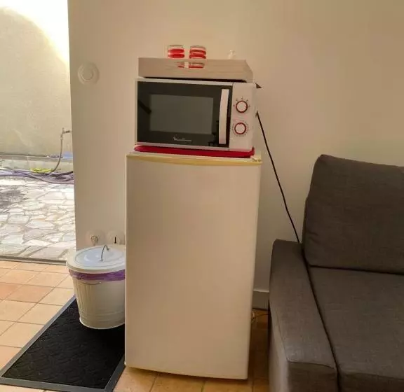 ペンション 2 Chambres, 4 A 6 Voyageurs En Centre Ville, à 5 Mins Du Zoo