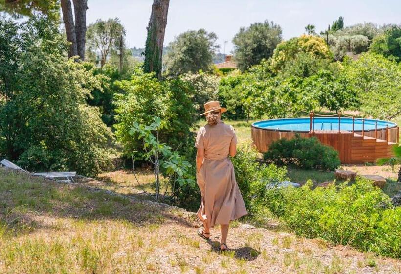 פנסיון Domaine Des Encourdoules