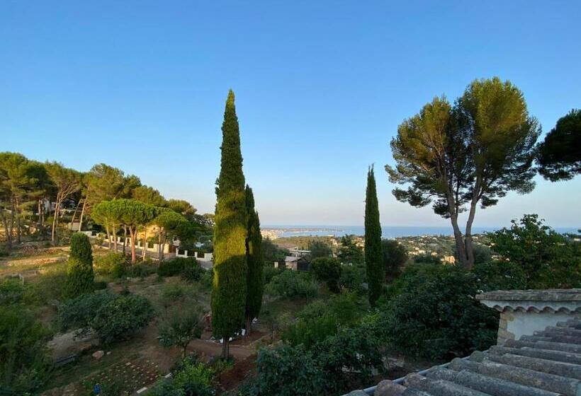 פנסיון Domaine Des Encourdoules