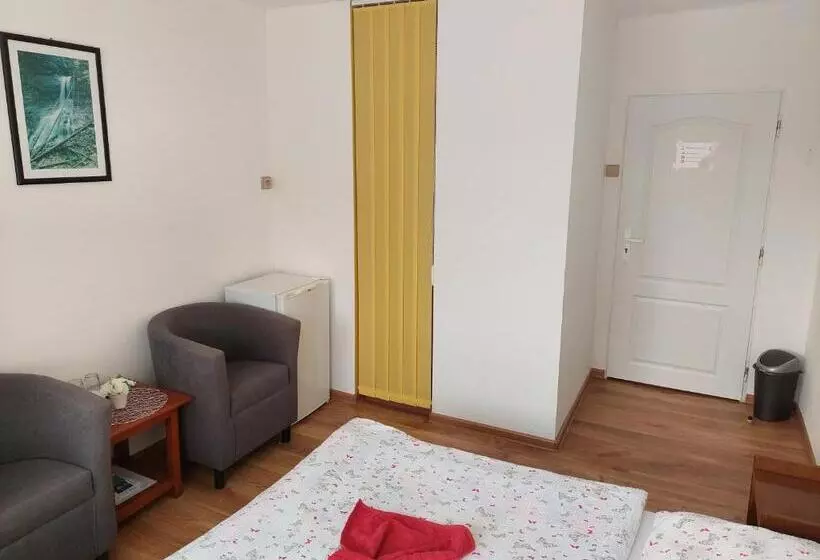 Majatalo Penzion Mayka