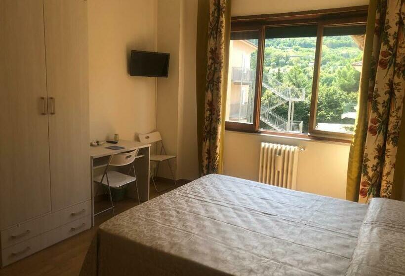 بنسيون Porta Della Musa