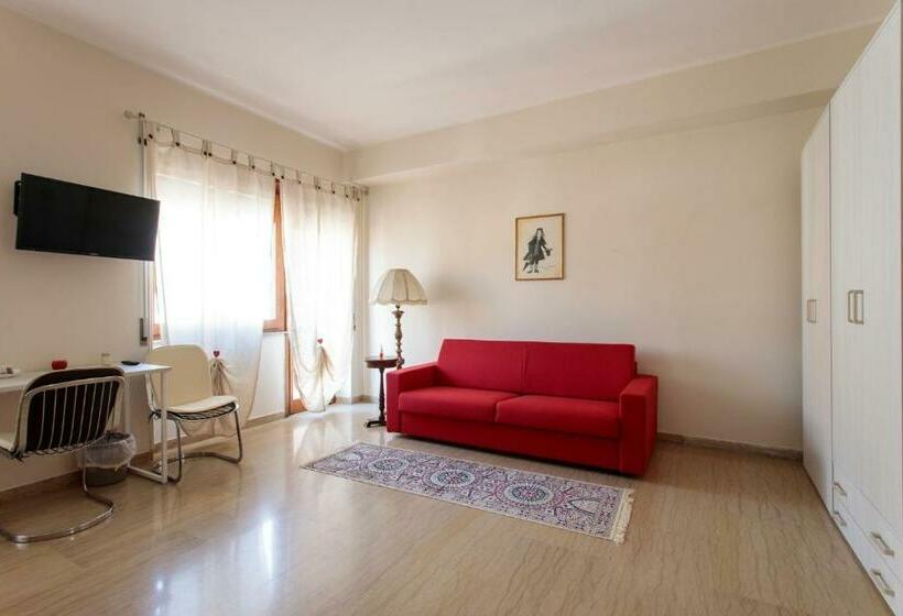 بنسيون Porta Della Musa