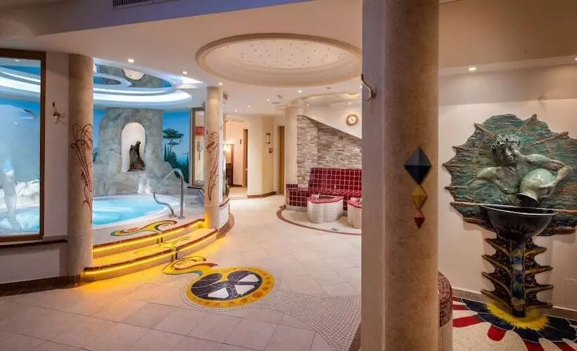 ホテル Alpenjuwel Jäger