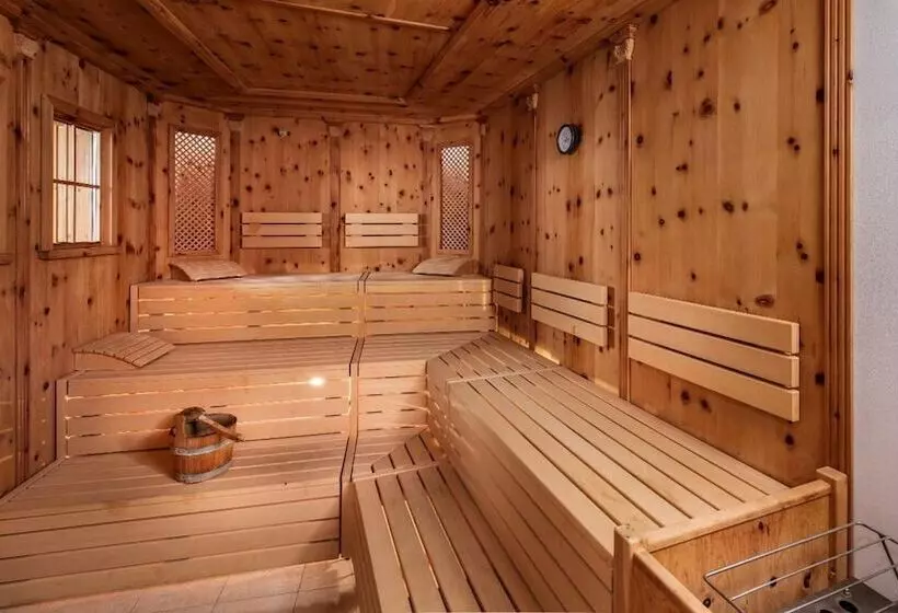 ホテル Alpenjuwel Jäger