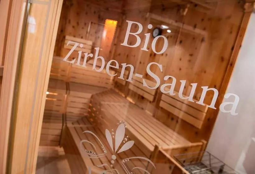 ホテル Alpenjuwel Jäger