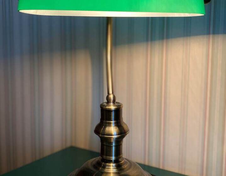 هتل Bishops Arms Koping