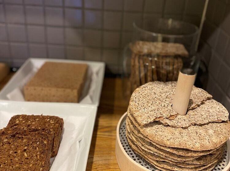 هتل Bishops Arms Koping