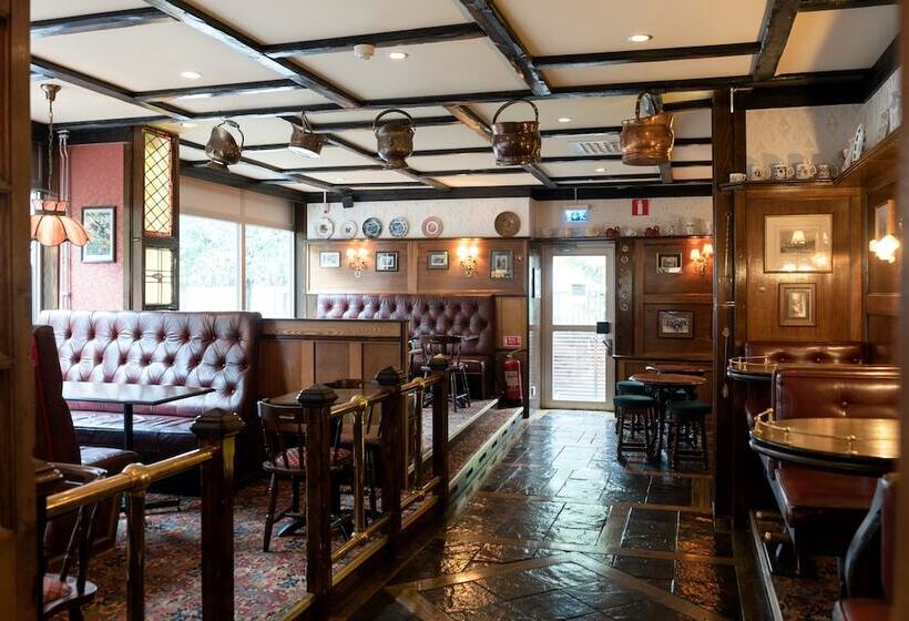 هتل Bishops Arms Koping