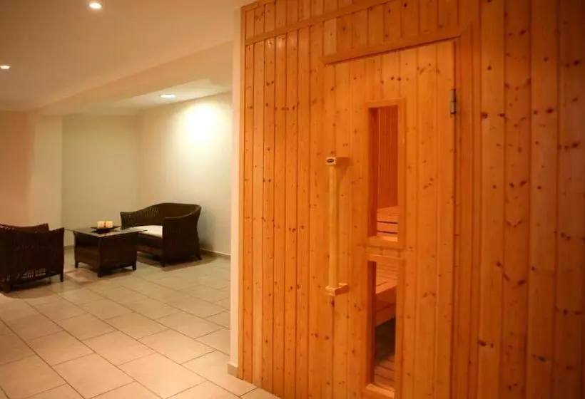 בית מלון כפרי Club Aphrodite