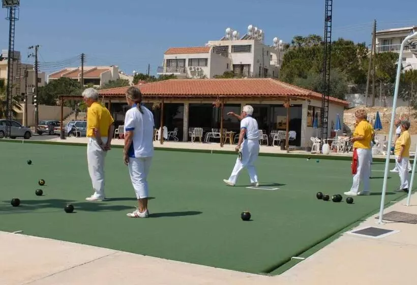 בית מלון כפרי Club Aphrodite