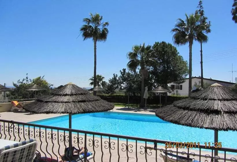 בית מלון כפרי Club Aphrodite