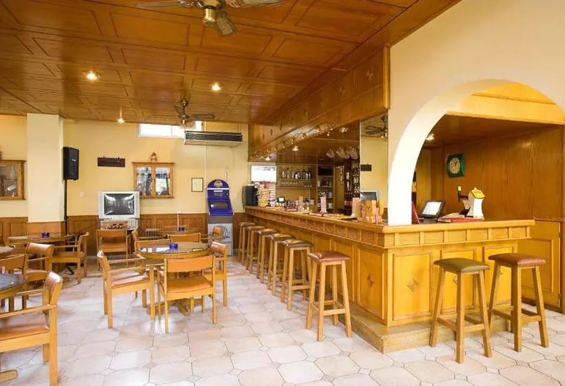 בית מלון כפרי Club Aphrodite