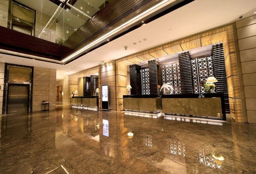 هتل Crowne Plaza New Delhi Rohini, An Ihg