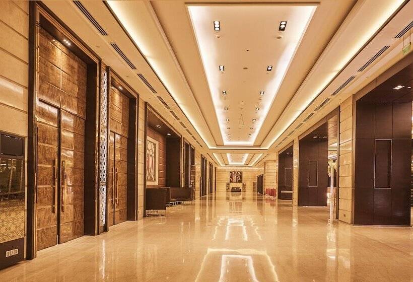 هتل Crowne Plaza New Delhi Rohini, An Ihg