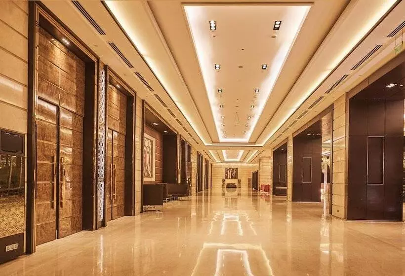هتل Crowne Plaza New Delhi Rohini, An Ihg