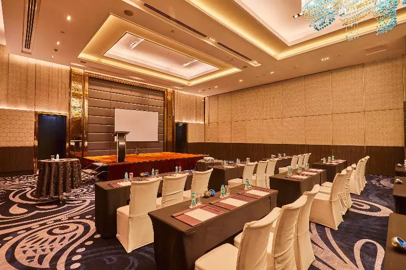 هتل Crowne Plaza New Delhi Rohini, An Ihg