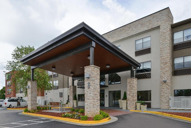 فندق Holiday Inn Express & Suites Raleigh Ne   Medical Ctr Area, An Ihg