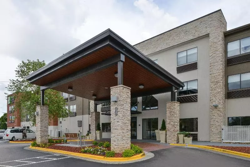 Hotel Holiday Inn Express & Suites Raleigh Ne Medical Ctr Area, An Ihg