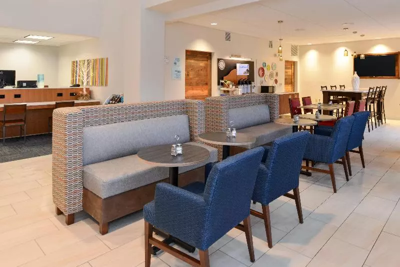 Hotel Holiday Inn Express & Suites Raleigh Ne Medical Ctr Area, An Ihg