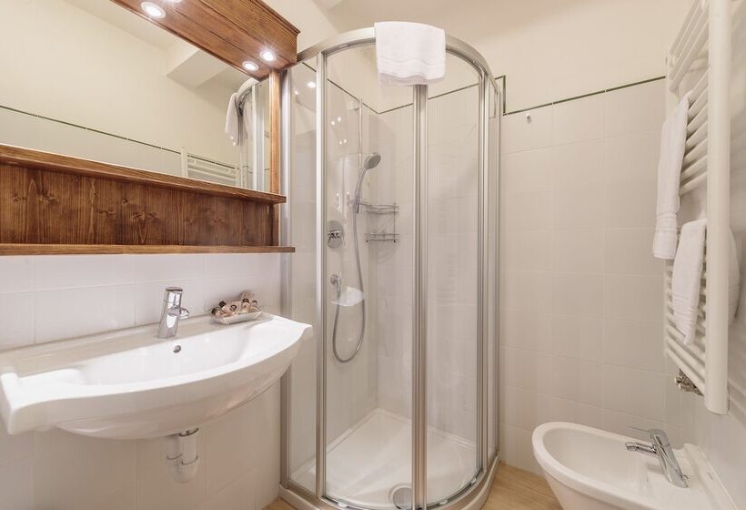 호텔 Panda Cortina  Ricarica Auto Elettriche