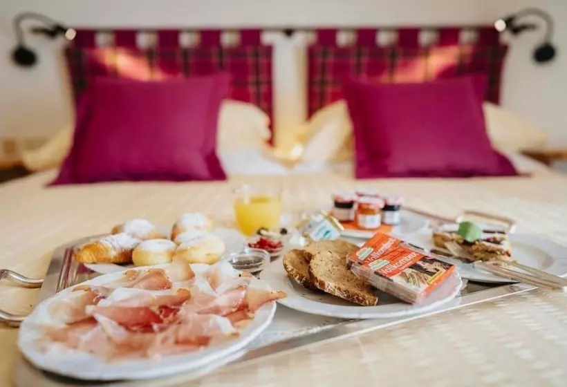 酒店 Panda Cortina Ricarica Auto Elettriche