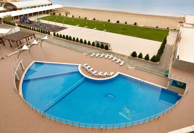 فندق Ramada By Wyndham Baku