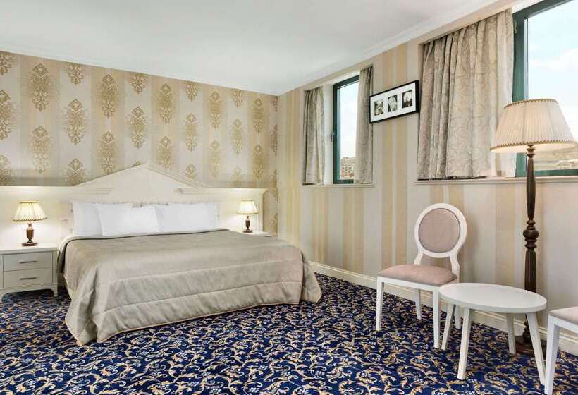 فندق Ramada By Wyndham Baku