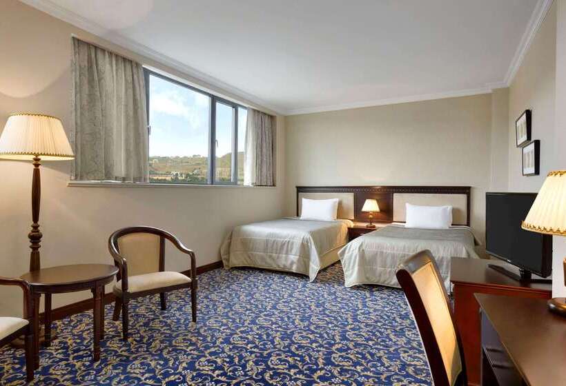 فندق Ramada By Wyndham Baku