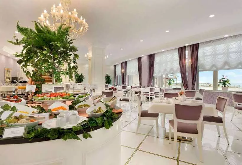 هتل Ramada By Wyndham Baku