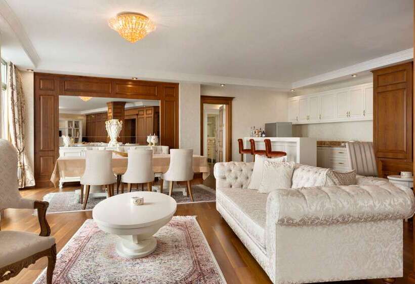 فندق Ramada By Wyndham Baku