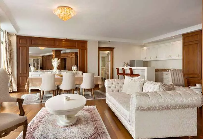 هتل Ramada By Wyndham Baku